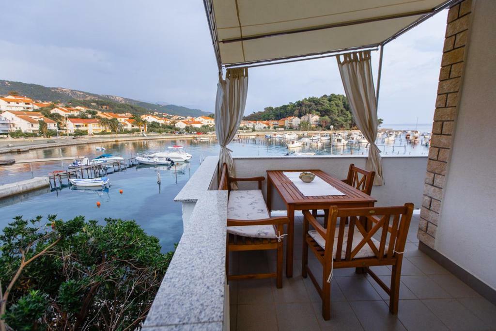 Apartmani Maris III Rab Town Exteriér fotografie